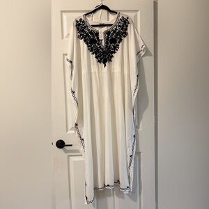 NWT Royal Paisley White with Design Kaftan